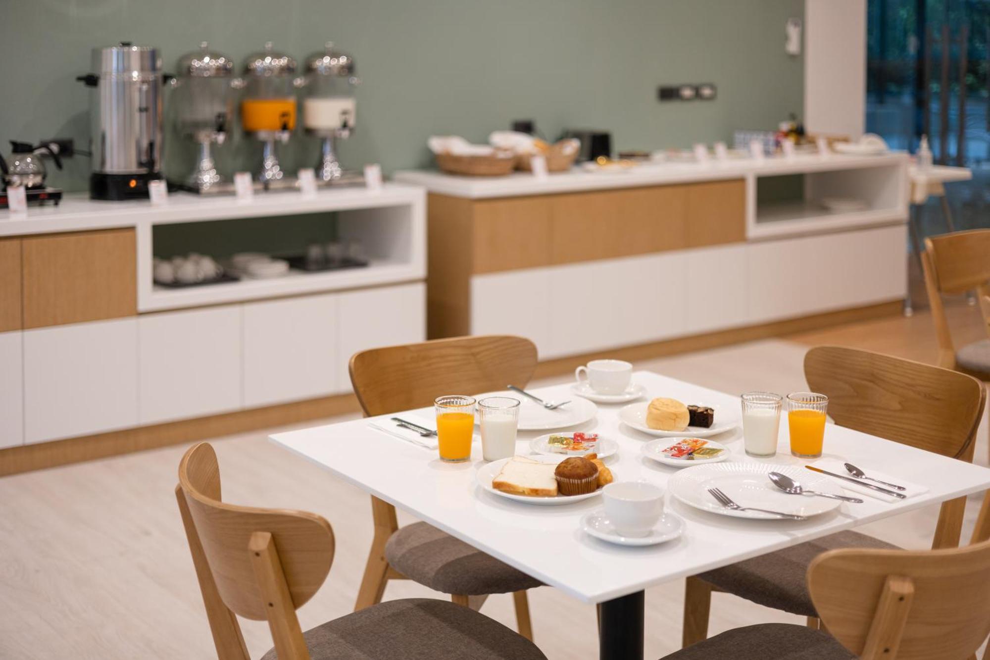 Pure Eleven Hotel Bangkok Makkasan Eksteriør billede
